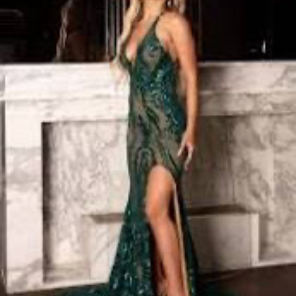 Prom Arielle Formal Gown - In Emerald Nude - Picture 3 of 7